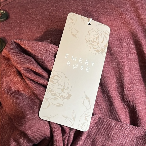 Women’s Shirt - Picture 4 of 4